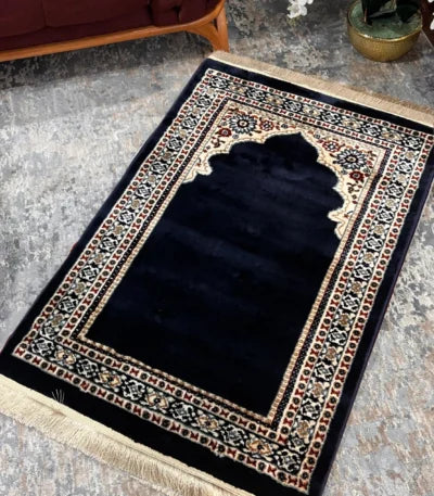 Garnet Janamaz Silky Premium Woven Prayer Mat Style 1